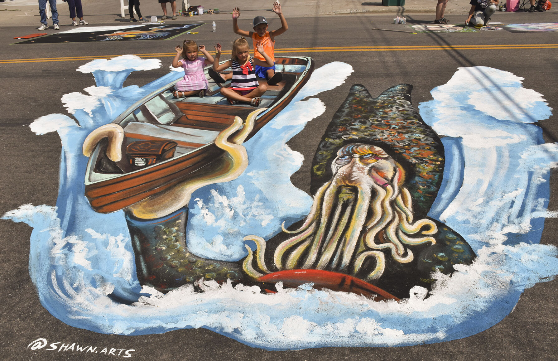 Wahpeton woman wins Fan Favorite award at Borderline Chalkfest